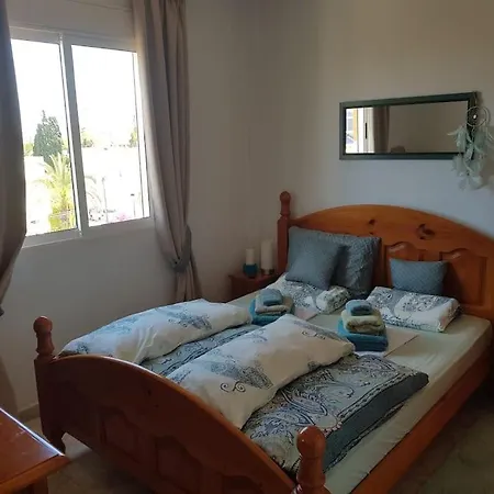 Apartment Near Beach, 3 Bedrooms, Garage
