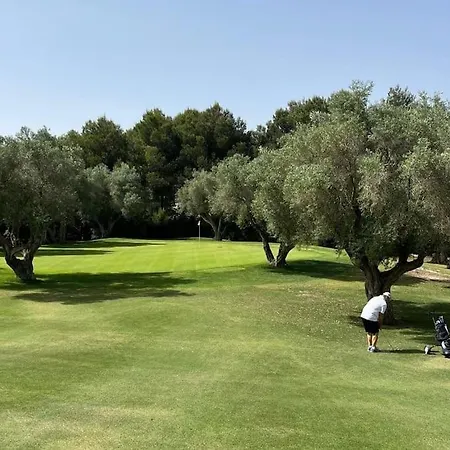 Apartment Near Beach, 3 Bedrooms, Garage