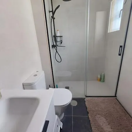 Apartment Apartment Near Beach, 3 Bedrooms, Garage