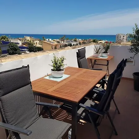 Apartment Near Beach, 3 Bedrooms, Garage Torrevieja