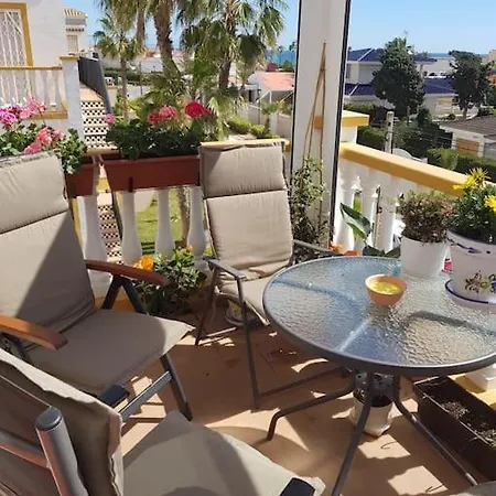 Apartment Near Beach, 3 Bedrooms, Garage *