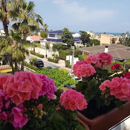 Apartment Near Beach, 3 Bedrooms, Garage *